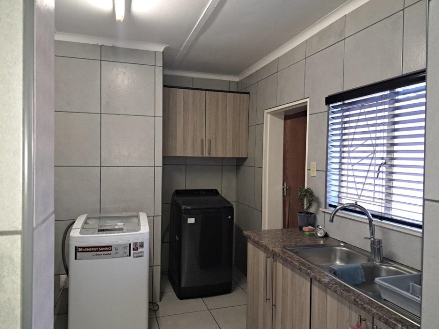 4 Bedroom Property for Sale in Flora Park Northern Cape